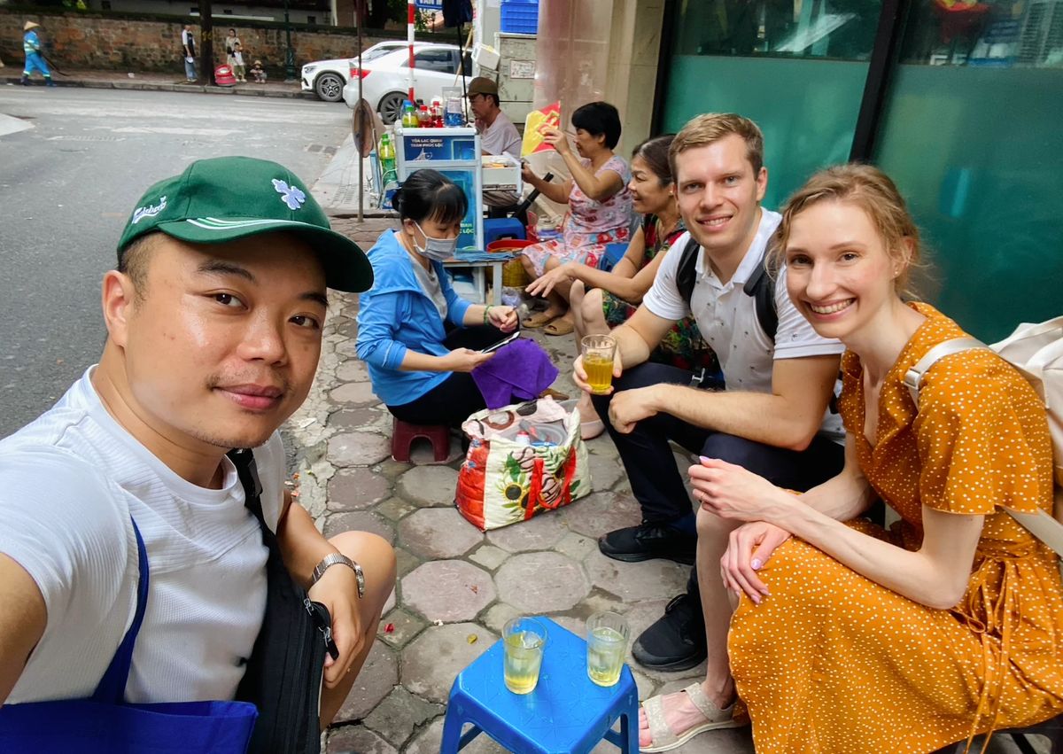 Sidewalk cafe with friends