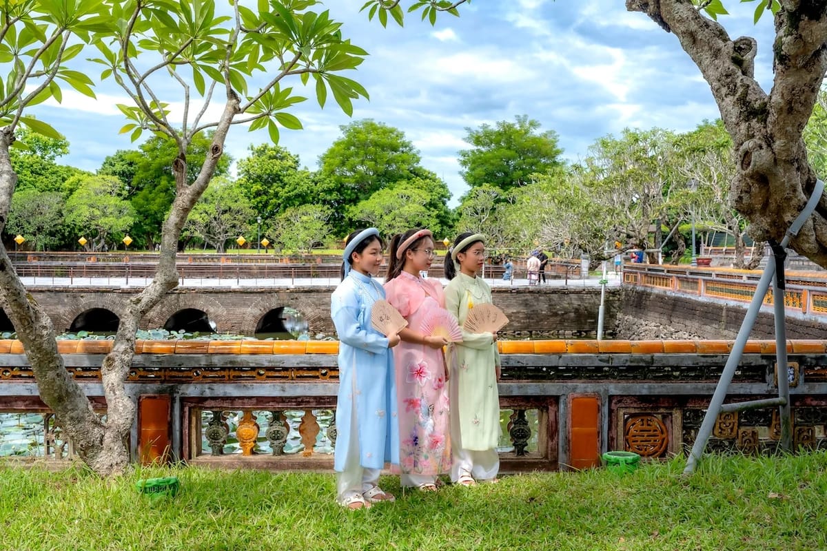 Hue Imperial City Day Tour: Perfume River, Citadel and Royal Tombs